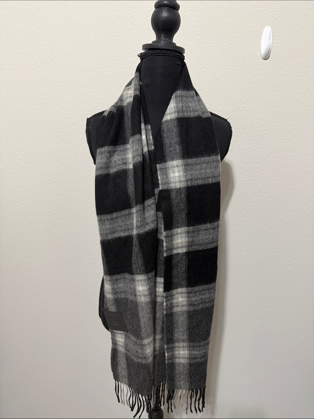 Men's 100% Cashmere Black & Gray Plaid Fringe Scarf